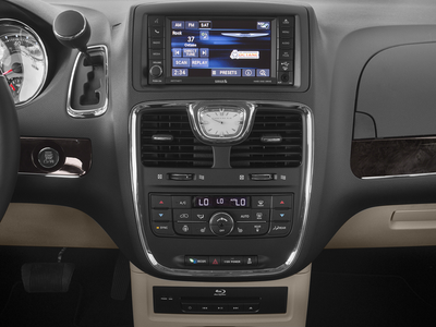 2016 Chrysler Town & Country Limited Platinum