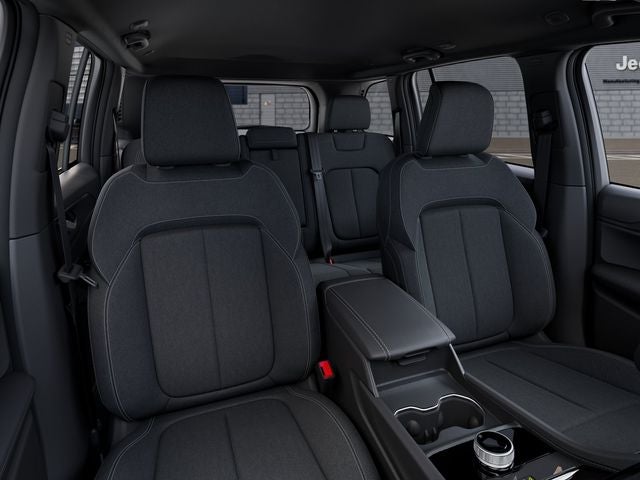 2026 Jeep Grand Cherokee GRAND CHEROKEE LAREDO X 4X4