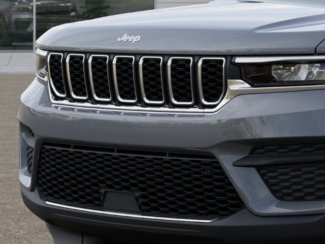 2027 Jeep Grand Cherokee GRAND CHEROKEE LAREDO X 4X4