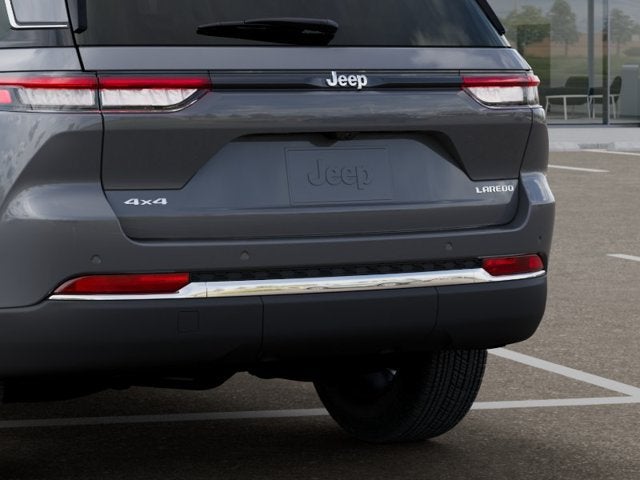 2027 Jeep Grand Cherokee GRAND CHEROKEE LAREDO X 4X4