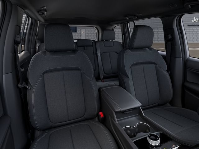 2026 Jeep Grand Cherokee GRAND CHEROKEE LAREDO X 4X4