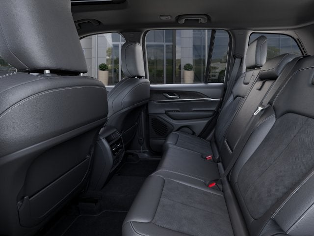 2027 Jeep Grand Cherokee GRAND CHEROKEE LAREDO ALTITUDE 4X4