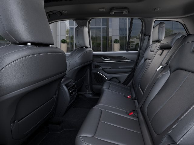 2027 Jeep Grand Cherokee GRAND CHEROKEE LIMITED 4X4