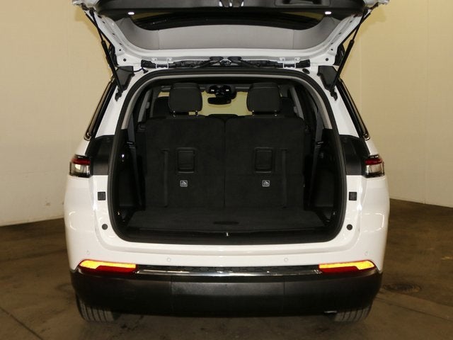 2023 Jeep Grand Cherokee L Laredo X 4x4