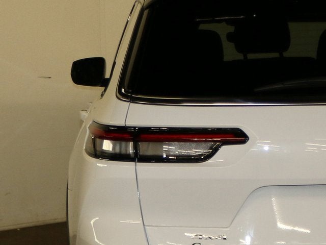 2023 Jeep Grand Cherokee L Laredo X 4x4