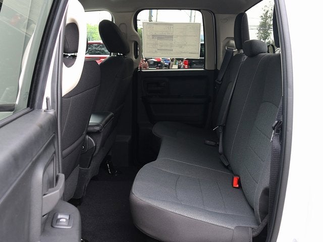 2024 RAM Ram 1500 Classic RAM 1500 CLASSIC TRADESMAN QUAD CAB 4X4 6'4' BOX