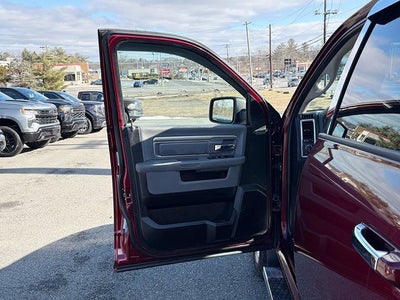 2017 RAM 1500 Big Horn Crew Cab 4x4 6'4' Box