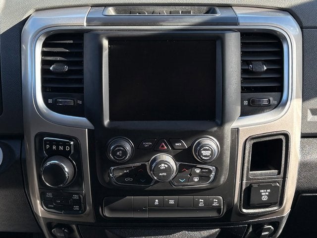 2017 RAM 1500 Big Horn Crew Cab 4x4 6'4' Box