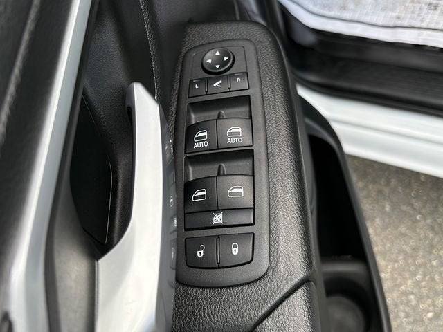 2022 RAM 1500 Big Horn Quad Cab 4x4 6'4' Box