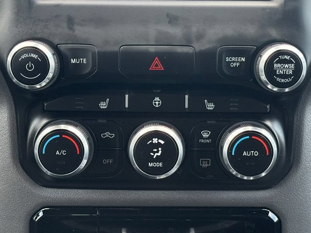 2022 RAM 1500 Big Horn Quad Cab 4x4 6'4' Box