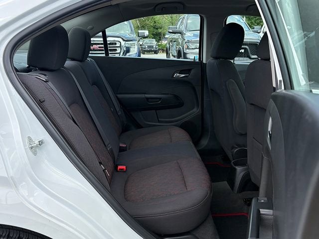 2020 Chevrolet Sonic FWD Sedan LT