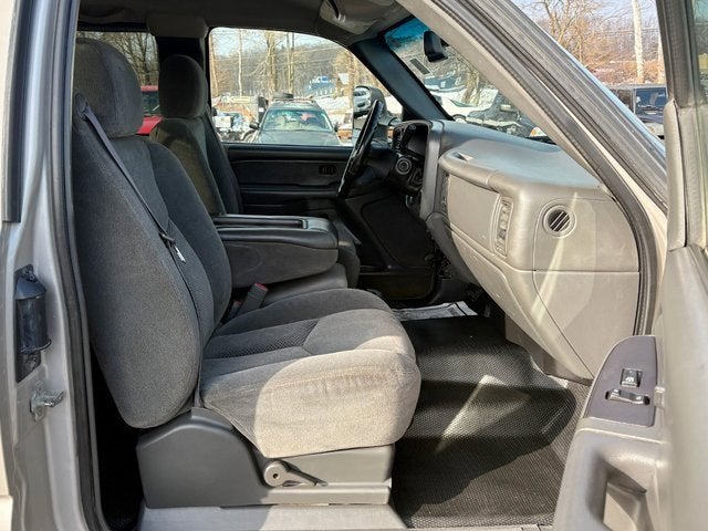 2005 Chevrolet Silverado 3500 Chassis LS