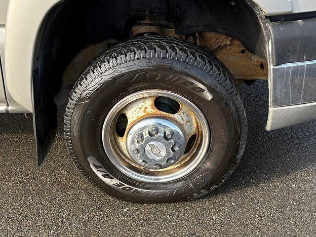 2005 Chevrolet Silverado 3500 Chassis LS