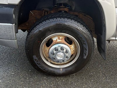 2005 Chevrolet Silverado 3500 Chassis LS