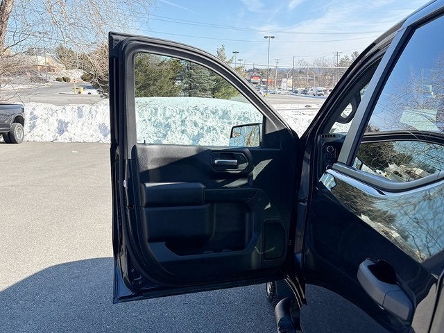 2023 Chevrolet Silverado 1500 4WD Crew Cab Short Bed Custom