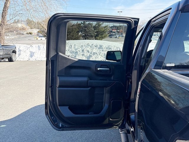 2023 Chevrolet Silverado 1500 4WD Crew Cab Short Bed Custom