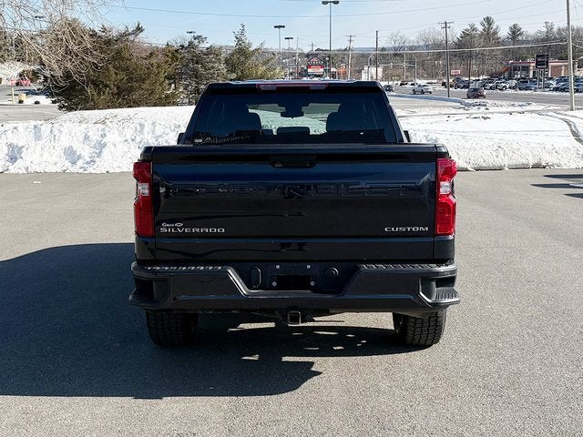 2023 Chevrolet Silverado 1500 4WD Crew Cab Short Bed Custom