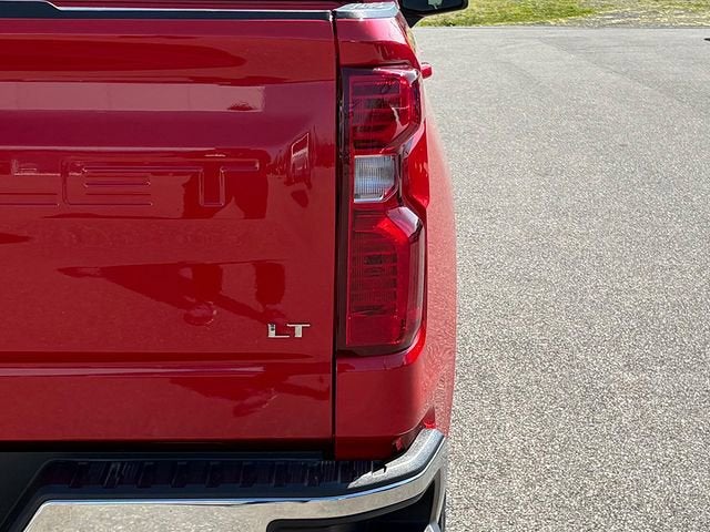 2022 Chevrolet Silverado 1500 4WD Crew Cab Short Bed LT with 2FL