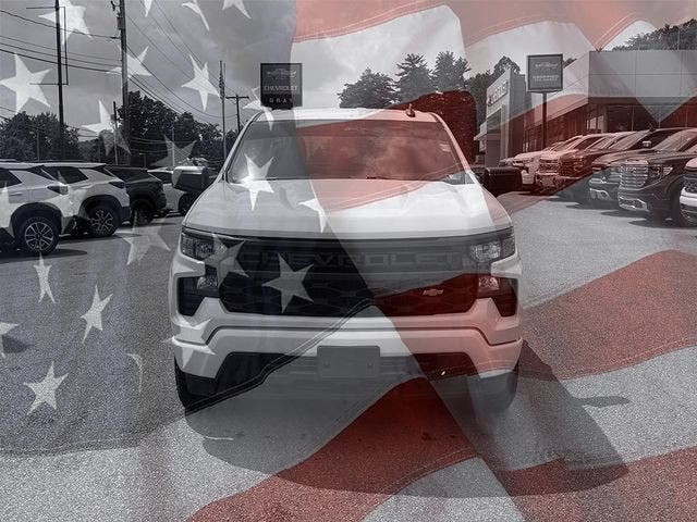 2022 Chevrolet Silverado 1500 4WD Double Cab Standard Bed Custom