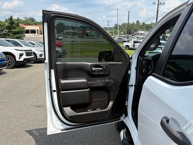 2022 Chevrolet Silverado 1500 4WD Double Cab Standard Bed Custom