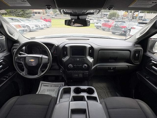 2022 Chevrolet Silverado 1500 4WD Double Cab Standard Bed Custom