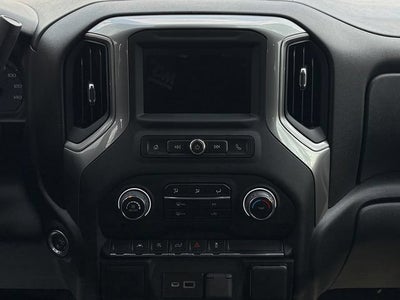 2022 Chevrolet Silverado 1500 4WD Double Cab Standard Bed Custom