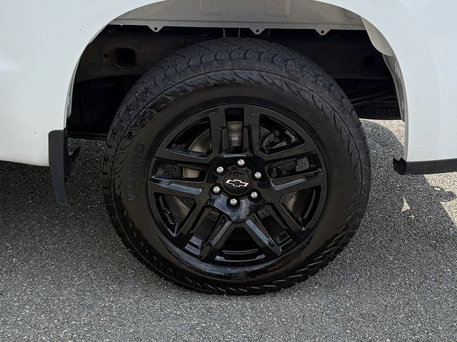 2022 Chevrolet Silverado 1500 4WD Double Cab Standard Bed Custom
