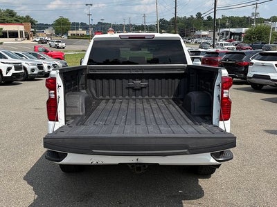 2022 Chevrolet Silverado 1500 4WD Double Cab Standard Bed Custom
