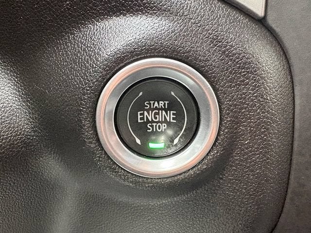 2022 Chevrolet Silverado 1500 4WD Double Cab Standard Bed Custom