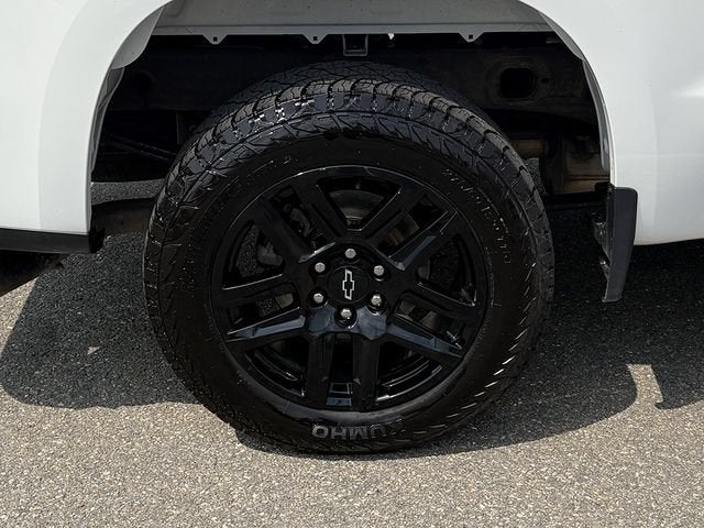 2022 Chevrolet Silverado 1500 4WD Double Cab Standard Bed Custom
