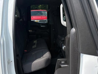 2022 Chevrolet Silverado 1500 4WD Double Cab Standard Bed Custom