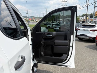 2022 Chevrolet Silverado 1500 4WD Double Cab Standard Bed Custom