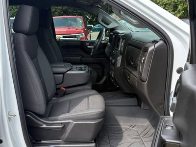 2022 Chevrolet Silverado 1500 4WD Double Cab Standard Bed Custom