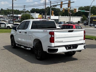 2022 Chevrolet Silverado 1500 4WD Double Cab Standard Bed Custom
