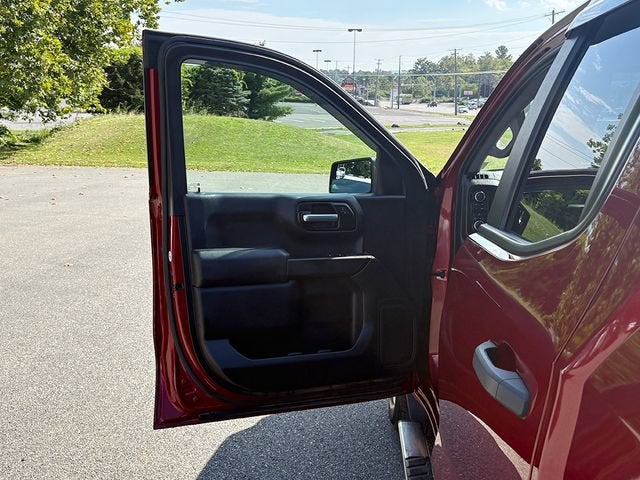 2020 Chevrolet Silverado 1500 4WD Double Cab Standard Bed Custom