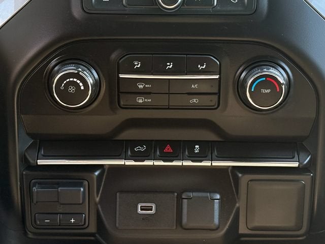 2020 Chevrolet Silverado 1500 4WD Double Cab Standard Bed Custom
