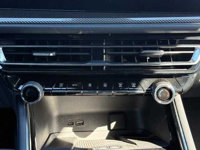 2025 Chevrolet Traverse AWD High Country