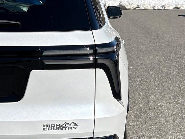 2025 Chevrolet Traverse AWD High Country