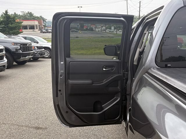 2024 Nissan Frontier SL
