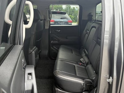 2024 Nissan Frontier SL