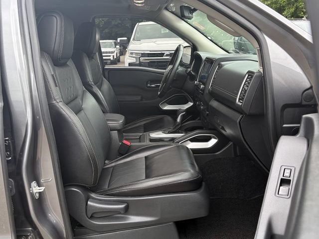 2024 Nissan Frontier SL