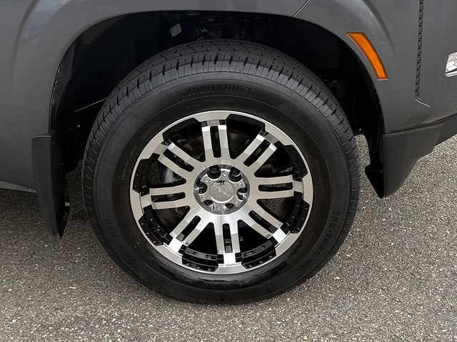 2024 Nissan Frontier SL