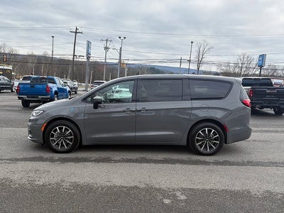 2023 Chrysler Pacifica Hybrid Touring L