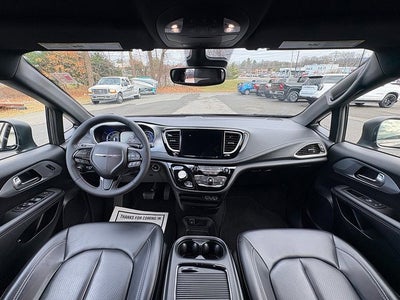 2023 Chrysler Pacifica Hybrid Touring L