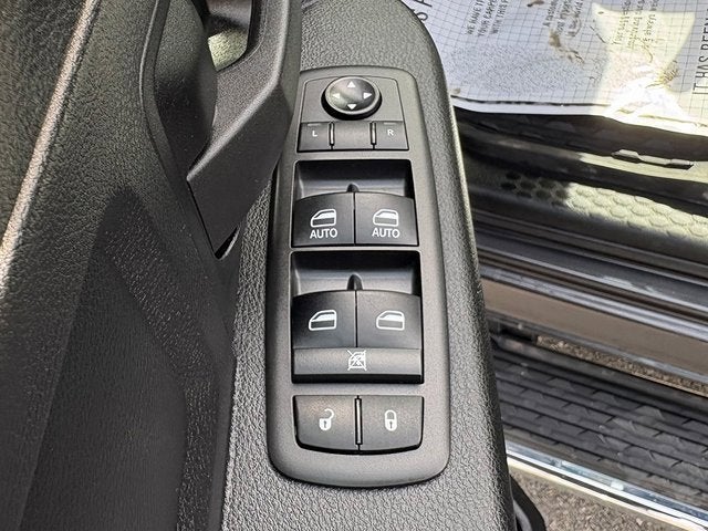 2022 RAM 3500 Tradesman Crew Cab 4x4 8' Box