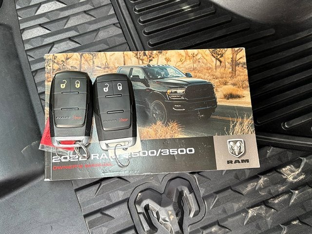 2022 RAM 3500 Tradesman Crew Cab 4x4 8' Box