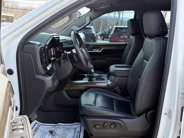 2022 Chevrolet Silverado 1500 4WD Crew Cab Short Bed RST