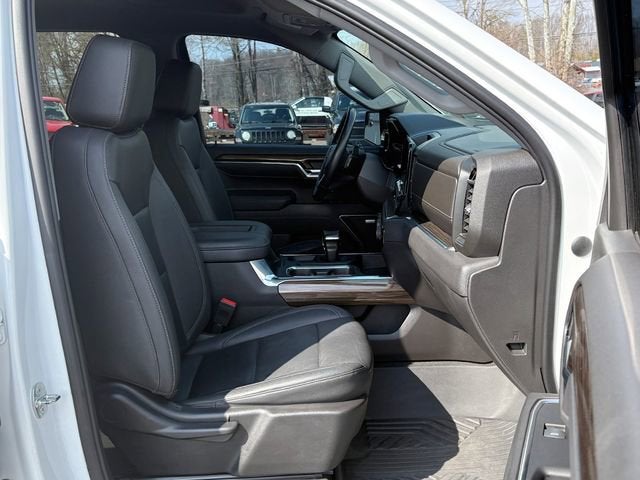 2022 Chevrolet Silverado 1500 4WD Crew Cab Short Bed RST