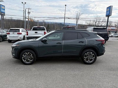 2025 Chevrolet Trax FWD LT