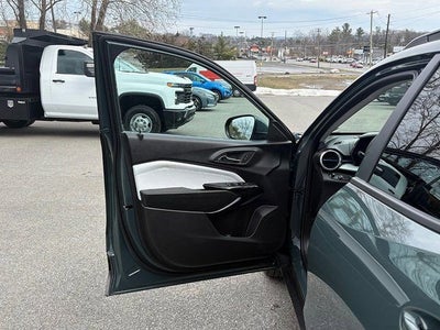 2025 Chevrolet Trax FWD LT